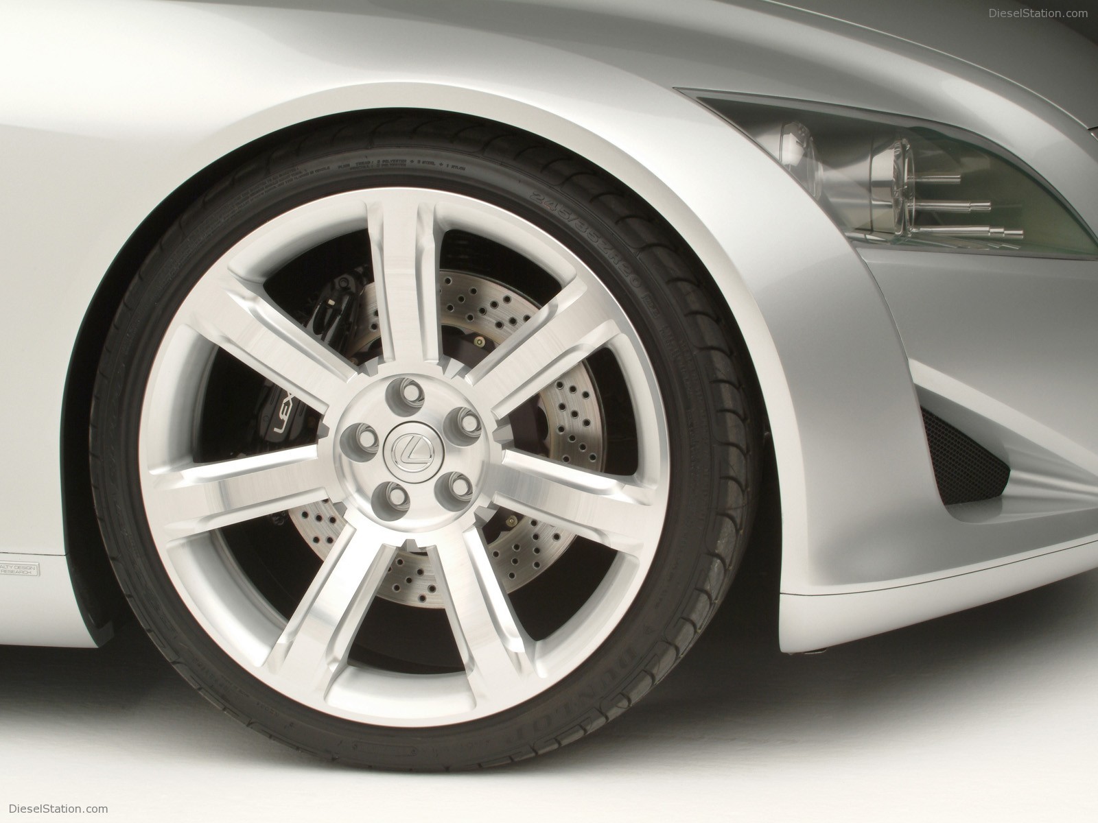 Lexus LF-C Concept